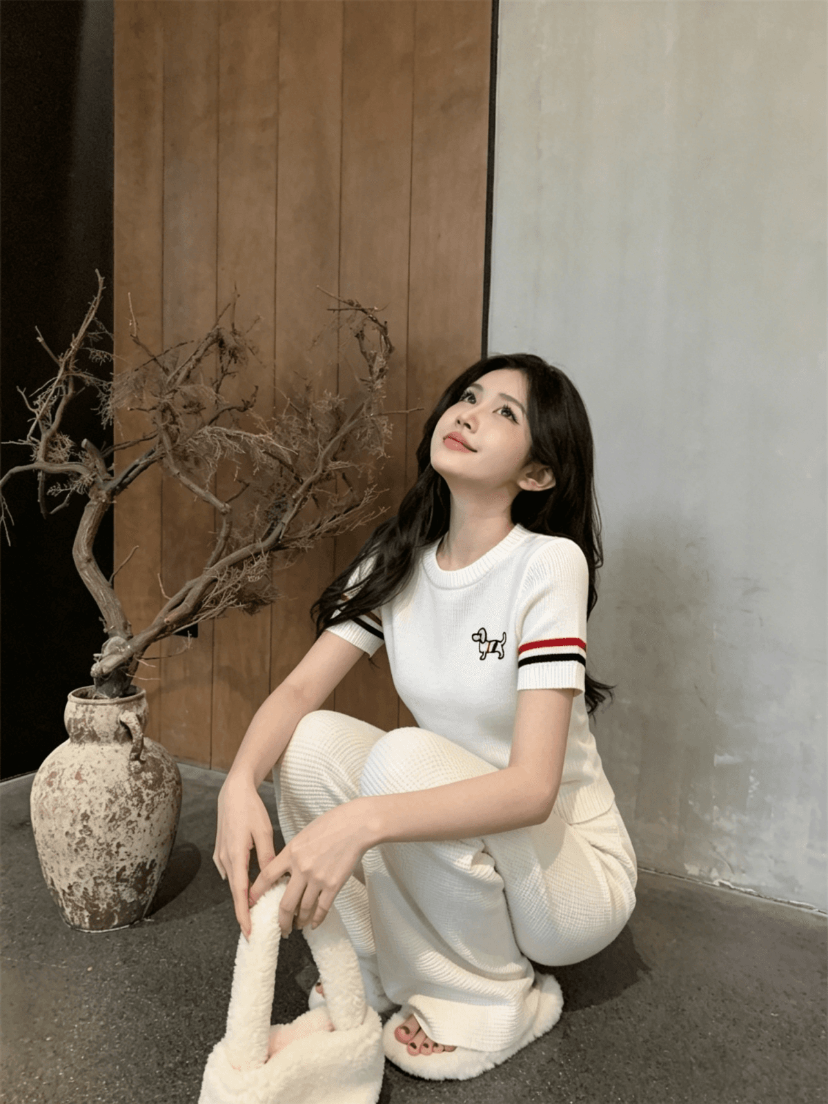 실사 정가 2026 새로운 자수 라운드 넥 니트 몸매 가꾸기 반팔 미니멀리즘 학원 캐주얼 바람 상세 이미지 1