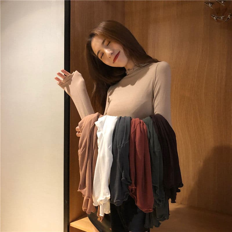 실사 정가 프릴 반하이넥 몸매 가꾸기 슬림해 보이는 다용도 만나는 티셔츠 맨위