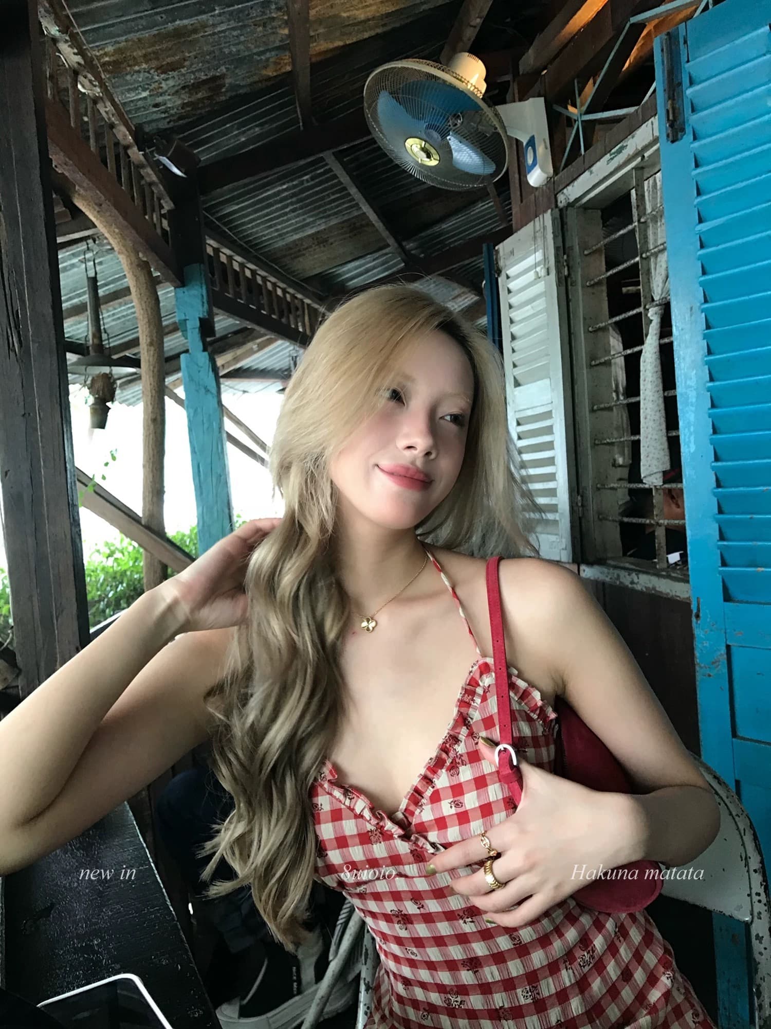 8uioio 사랑 왼쪽 은행 V넥 슬립 여성 드레스 봄 2026 새로운 허리 수축 슬림해 보이는 한 마디 행침 목 미니 스커트 이미지 2