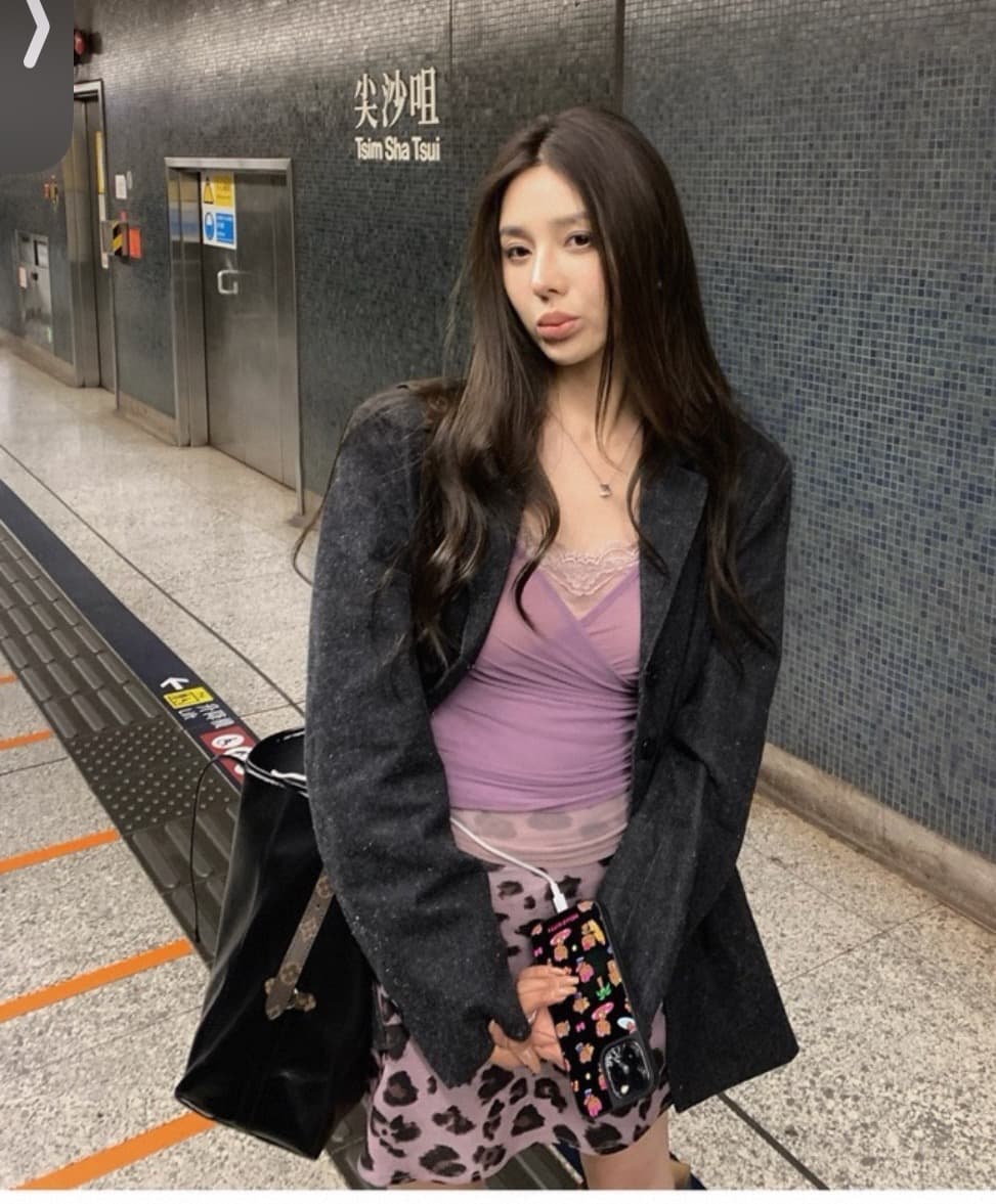 nanabynana 루오 수 있습니다. 연인 순수한 욕망 배색 페이크 레이어드 레이스 캐미솔 어깨끈 수 있습니다. 조정 상세 이미지 2