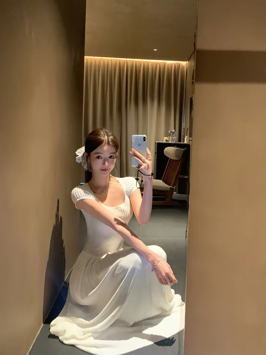ada miss 무거운 작업 품격 광장 칼라 홀로우 아웃 주간 실크 니트 큰 진자 드레스 허리 수축 롱 스커트 여성 여름 새로운 화이트 이미지 3