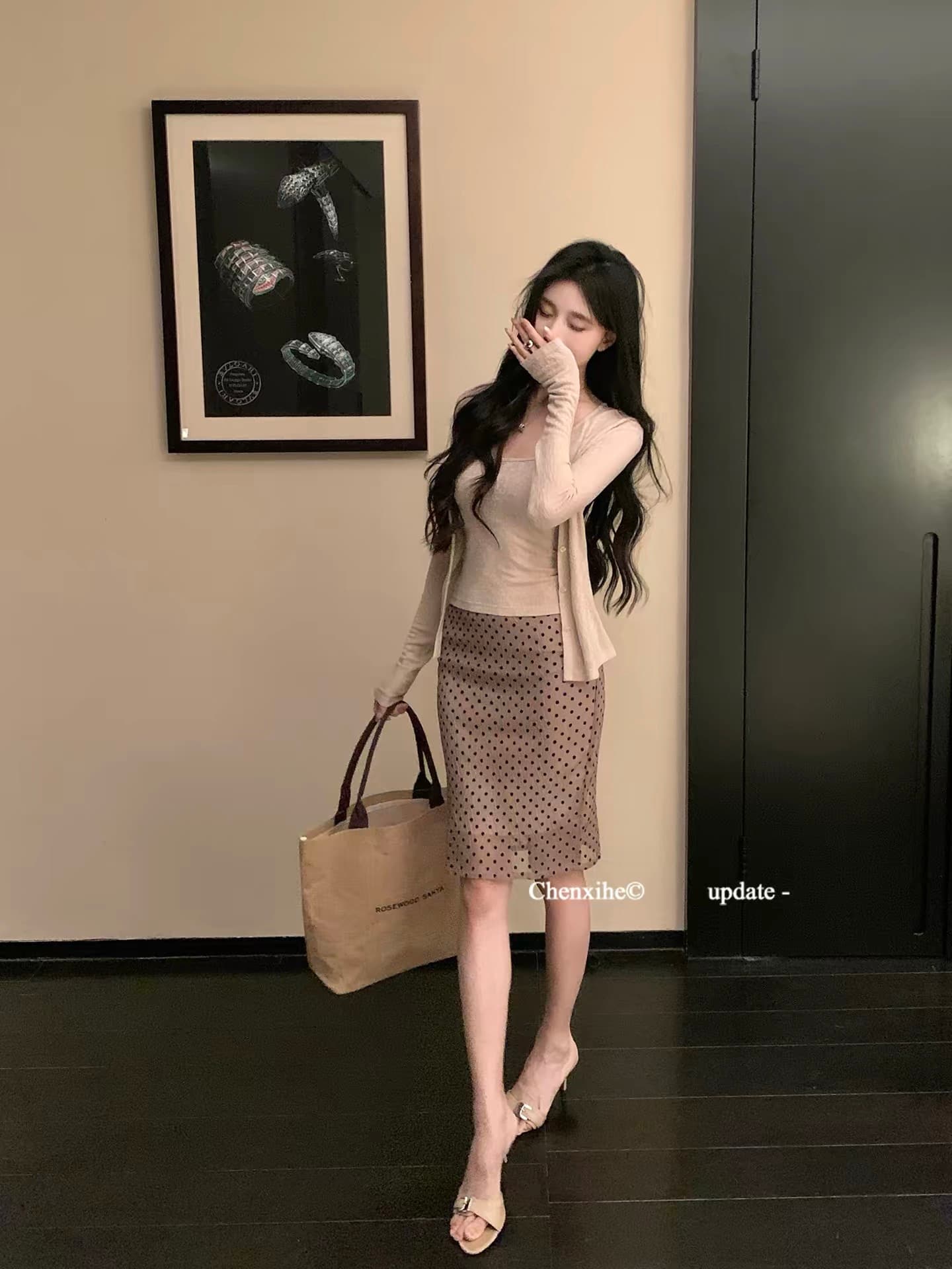 그는 아침 낭만주의 와 장난기 넘치는 공존 레트로 세련된 도트 무늬 반신 스커트 여성 여름 부드럽게 셔틀 제직 패키지 팔 미니 스커트 상세 이미지 2