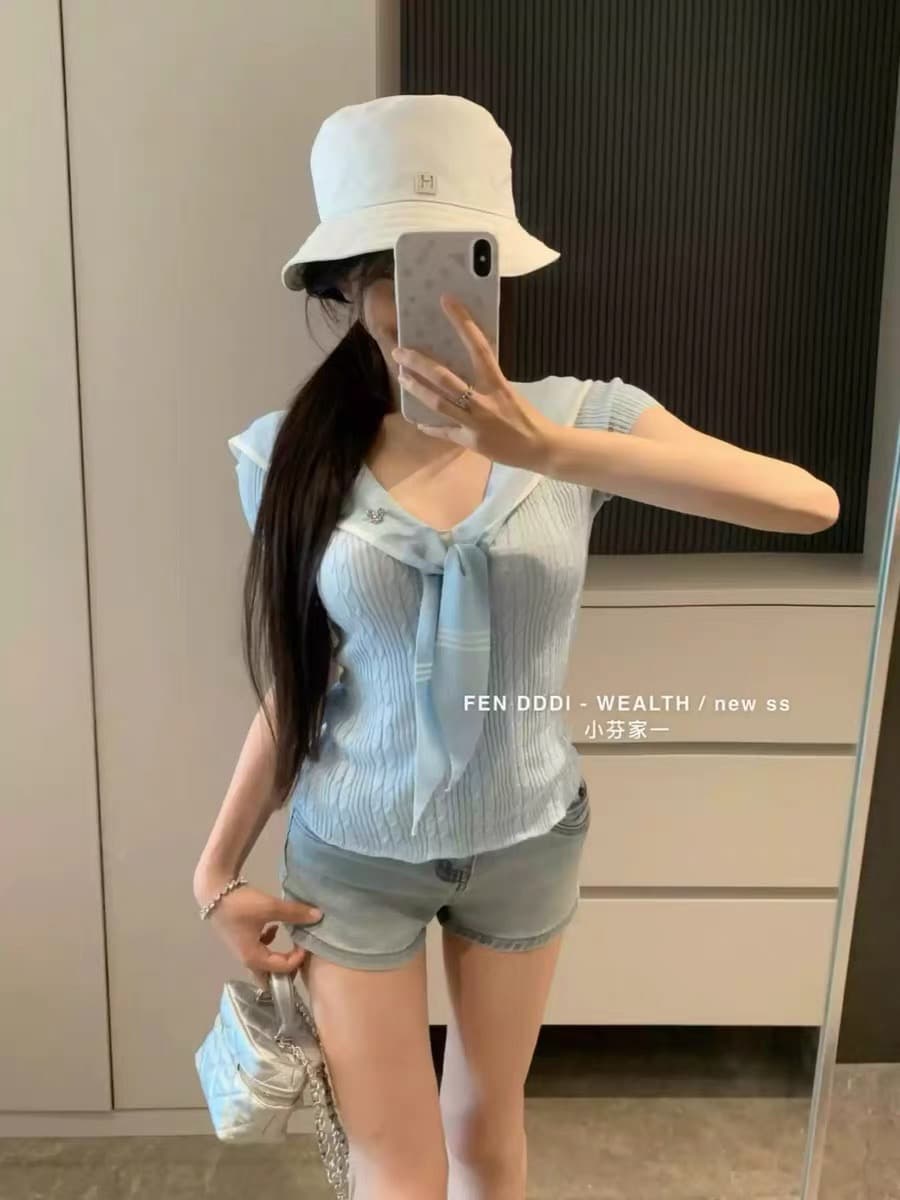 작은 펜 홈 fenddi2026 여름 새로운 품격 핫걸 순수한 욕망 해군 칼라 스트라이프 쇼트 스타일 꽈배기 니트 스웨터 여성