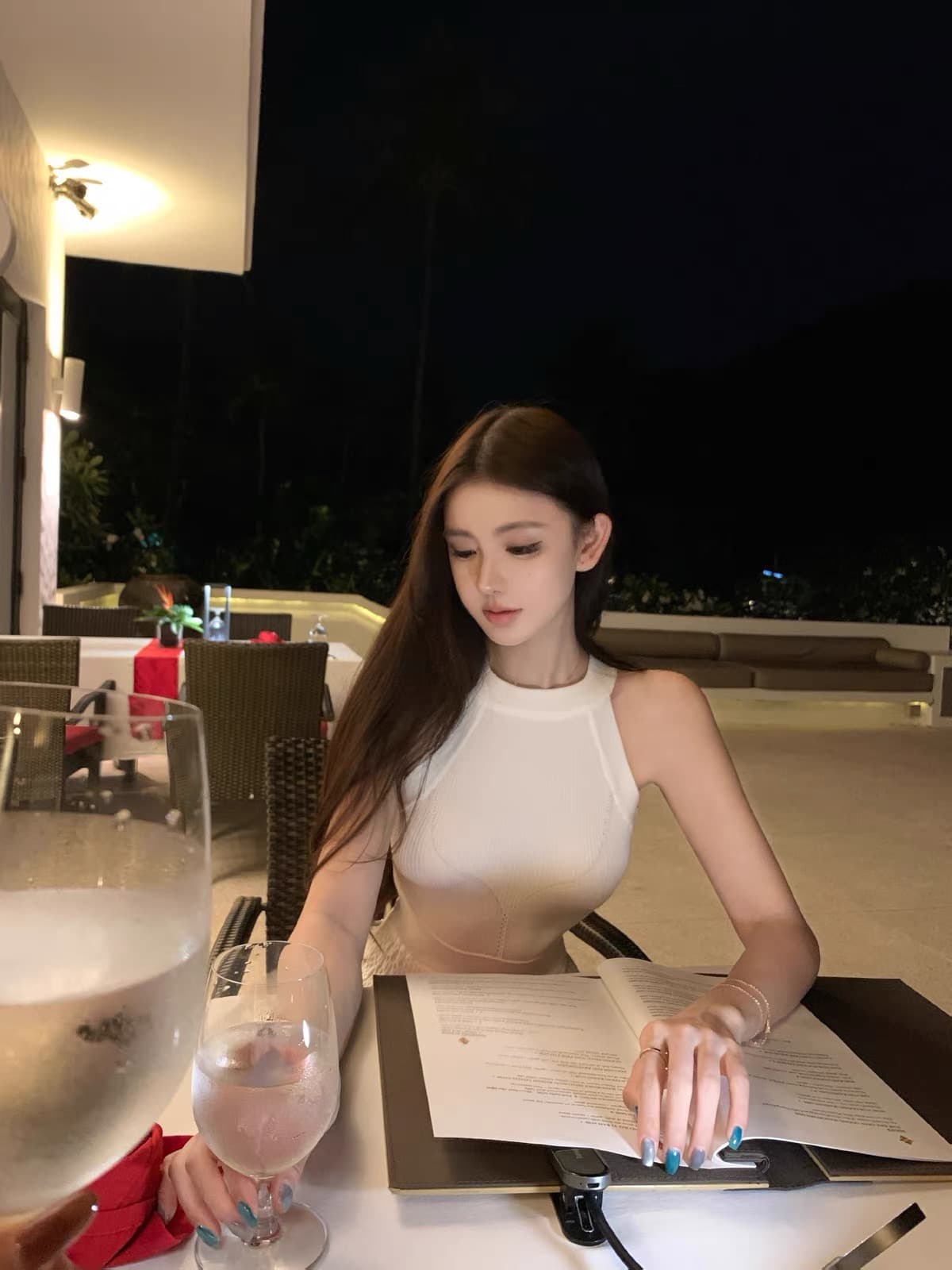 okmashop 순수한 흰색 사랑 행침 목 니트 여성 드레스 여름 품격 고급 센스 몸매 가꾸기 허리 수축 치마 상세 이미지 3