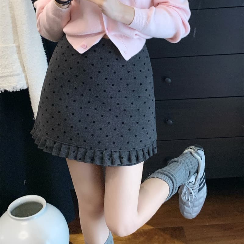 실사 2026 봄 디자인 센스 목이버섯 레이스 한 마디 반신 스커트 여성 miu 부서 도트 무늬 하이웨이스트 슬림해 보이는 짧은 치마 이미지 5
