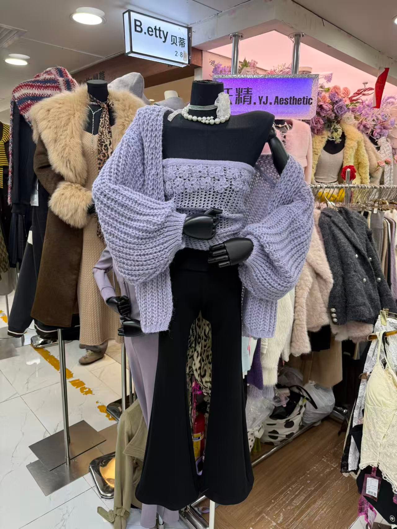 한 부서 부드러운 바람 자수 튜브탑 두꺼운 선 홀로우 아웃 오픈 가디건 스웨터 두 조각 여성 세트 벌룬 소매 니트 재킷 상세 이미지 4