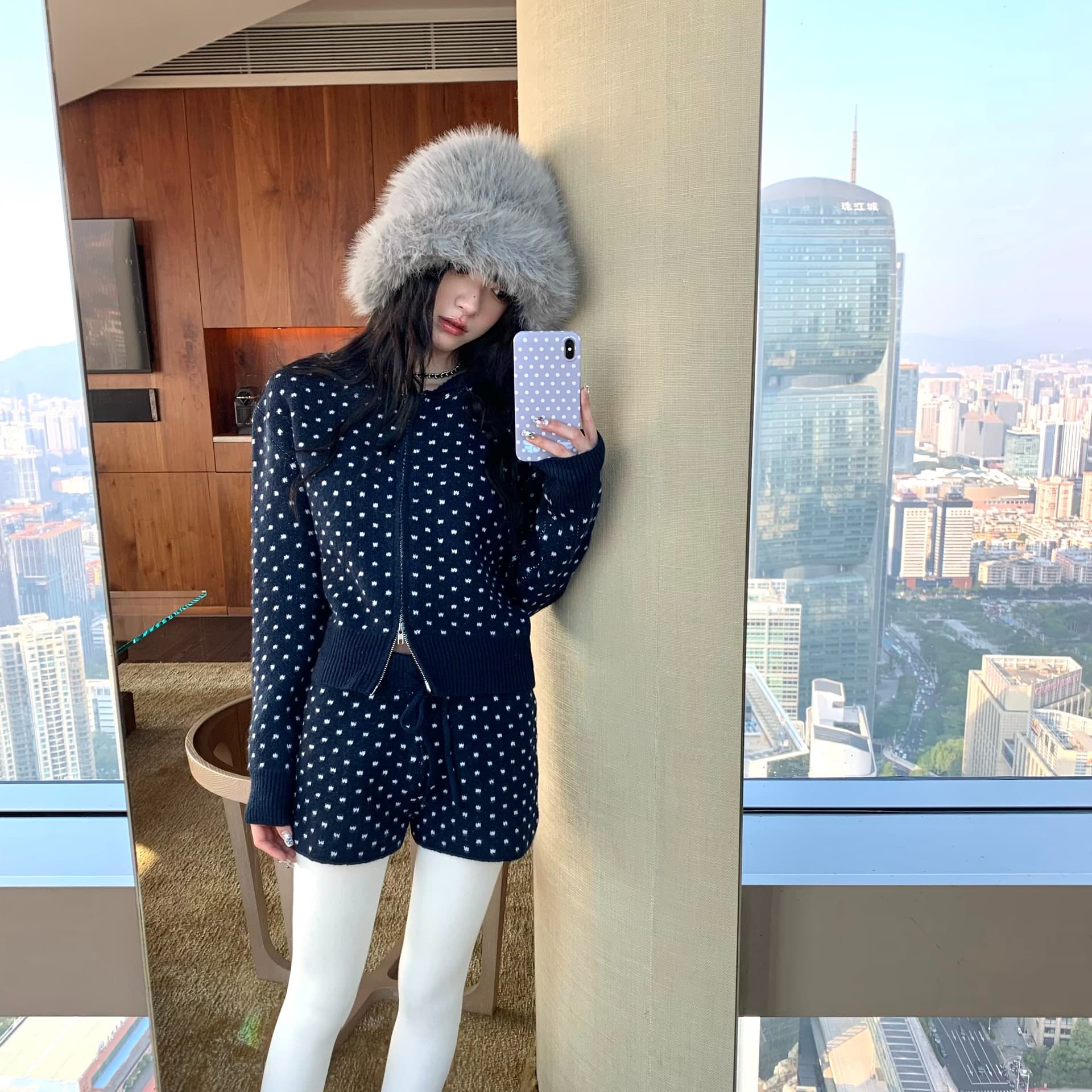 가을 겨울 한 부서 품격 캐주얼 도트 무늬 배색 후드 지퍼 스웨터 코트 펌프 로프 니트 반바지 두 조각 여성 세트 이미지 2
