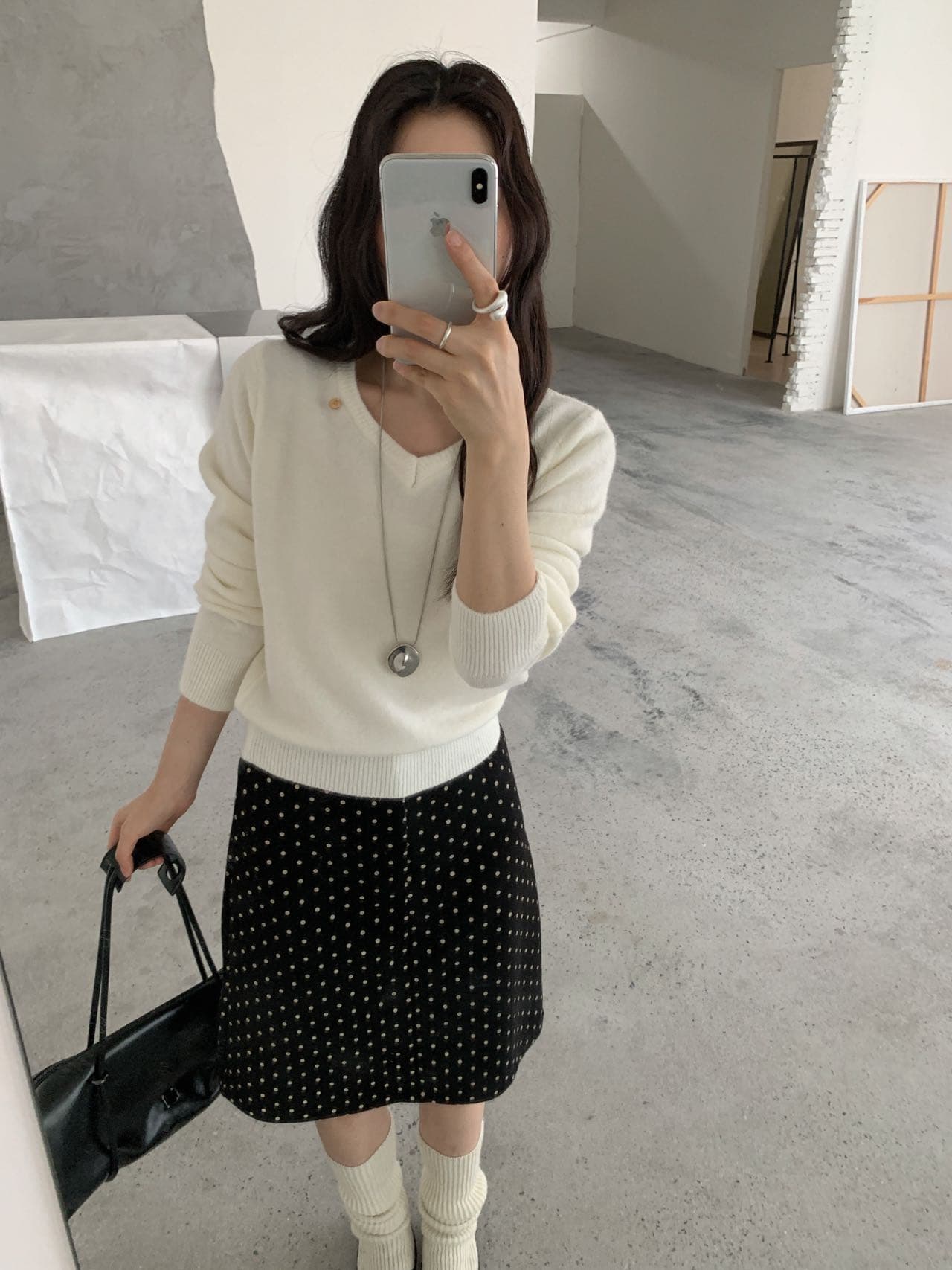 실사 한 부서 단색 V넥 쇼트 스타일 니트 스웨터 여자 부드러운 찹쌀 프로 피부 루즈핏 슬림해 보이는 가을 겨울 만나는 맨위 상세 이미지 8