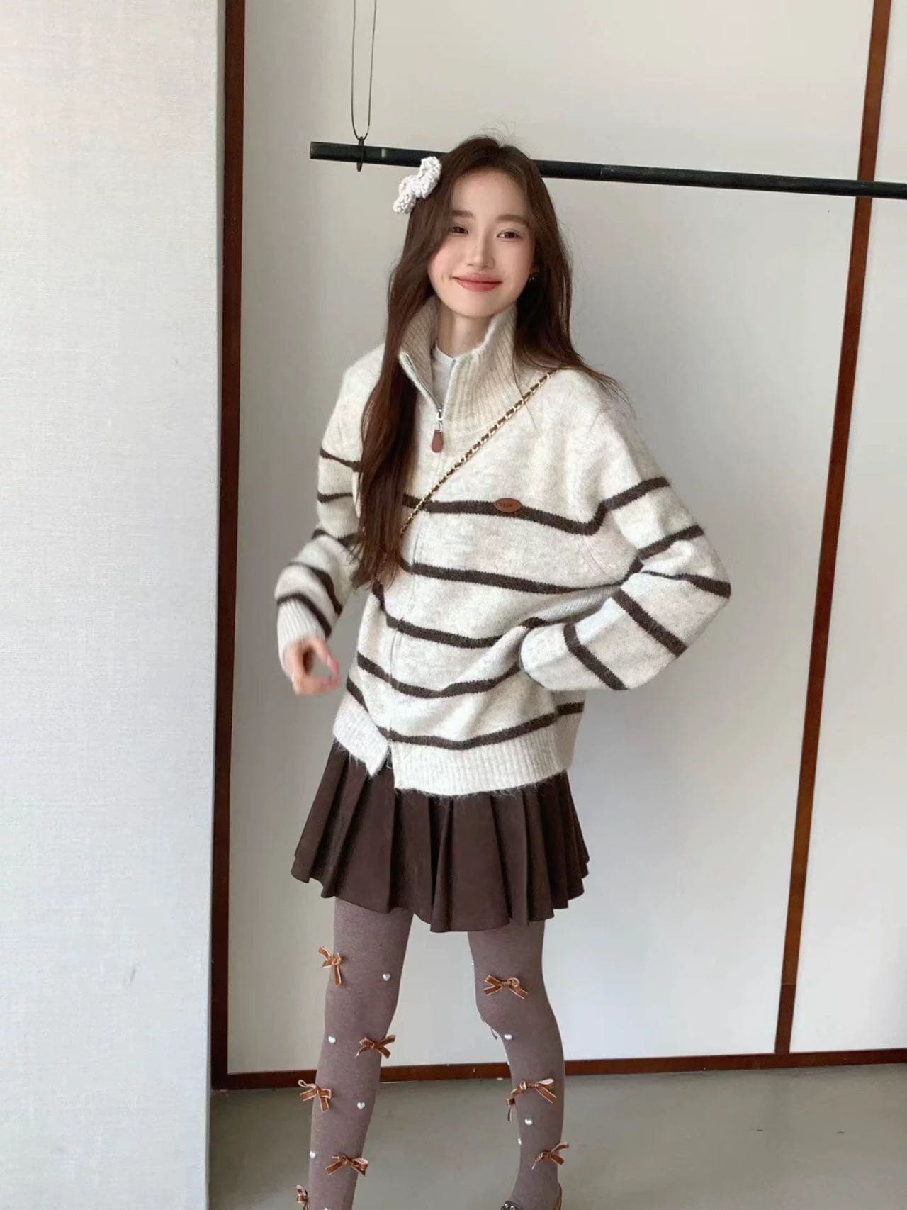 한 부서 레트로 스트라이프 하프 지퍼 스웨터 여자 폴로 칼라 와이드 부드러운 찹쌀 배색 캐주얼 풀오버 니트 맨위 상세 이미지 10
