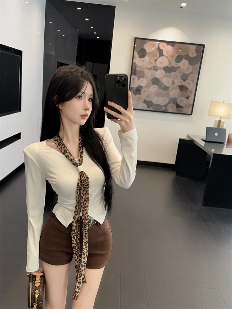 실사 봄 새로운 핫걸 레트로 레오파드 무늬 넥타이 불규칙 몸매 가꾸기 긴팔 티셔츠 여성 셔츠 만나는 작은 셔츠