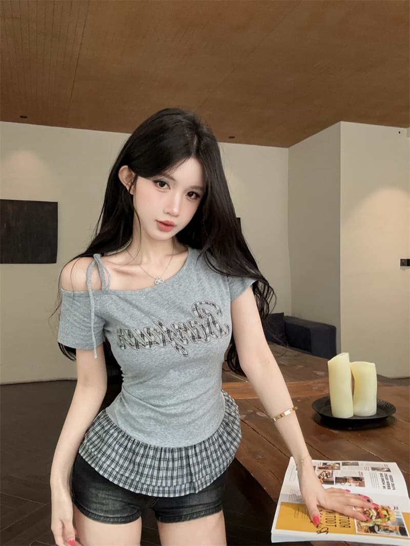 실사 여름 켜기 새로운 디자인 센스 비스듬한 어깨 스트랩 자수 반팔 티셔츠 여성 몸매 가꾸기 슬림해 보이는 배색 체크무늬 맨위 상세 이미지 2