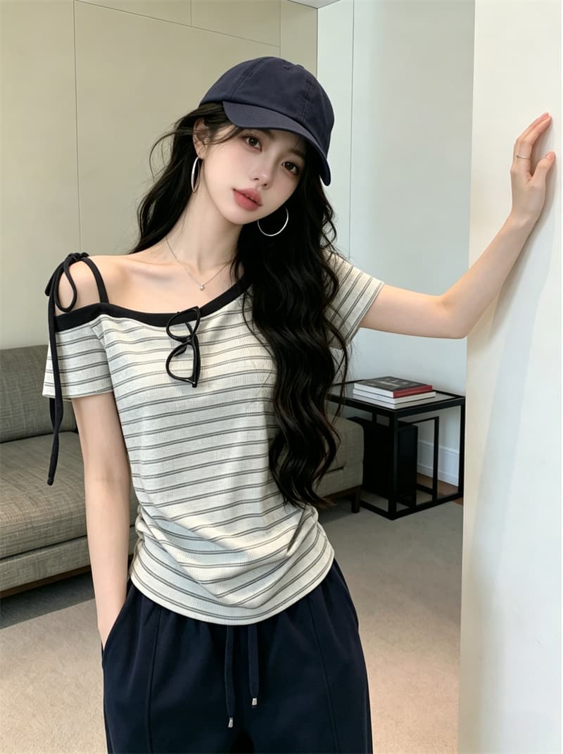 있음 보호 여름 켜기 새로운 휴식 센스 한 부서 스트라이프 배색 비스듬한 어깨 칼라 스트랩 반팔 티셔츠 여성 셔츠
