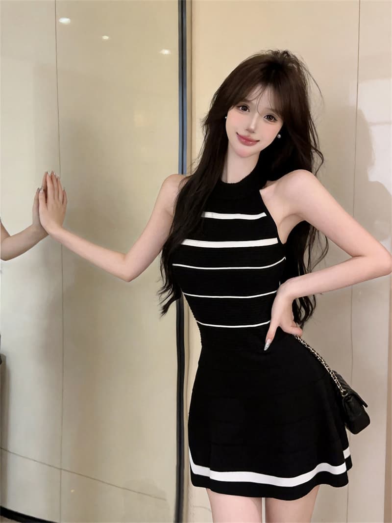 있음 보호 이른 가을 새로운 민소매 여성 드레스 여름 고급 센스 품격 홀로우 아웃 허리 수축 치마 니트 원피스 상세 이미지 11