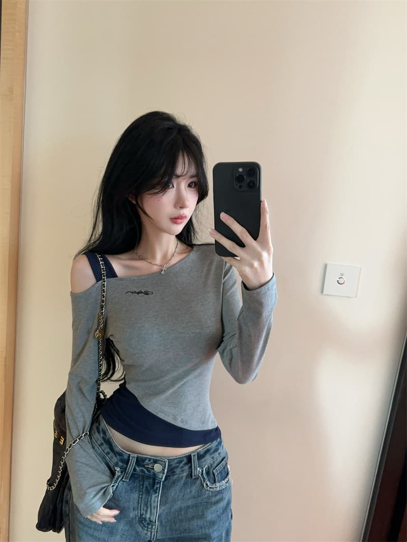 실사 2026 가을 페이크 레이어드 패치워크 색상 자수 핫걸 오프숄더 긴팔 티셔츠 여성 세련된 기본 셔츠 맨위 상세 이미지 11