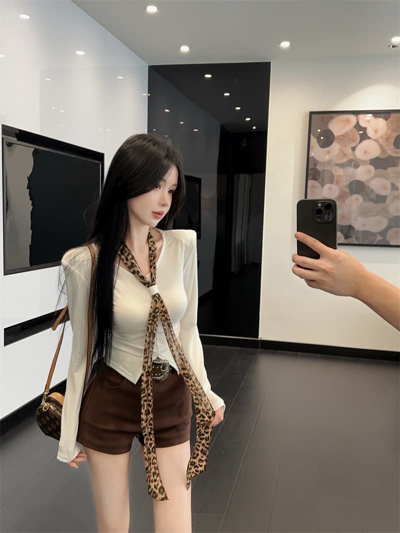 실사 가을 켜기 새로운 핫걸 레트로 레오파드 무늬 넥타이 불규칙 몸매 가꾸기 긴팔 티셔츠 여성 몸매 가꾸기 맨위 만나는 상세 이미지 10