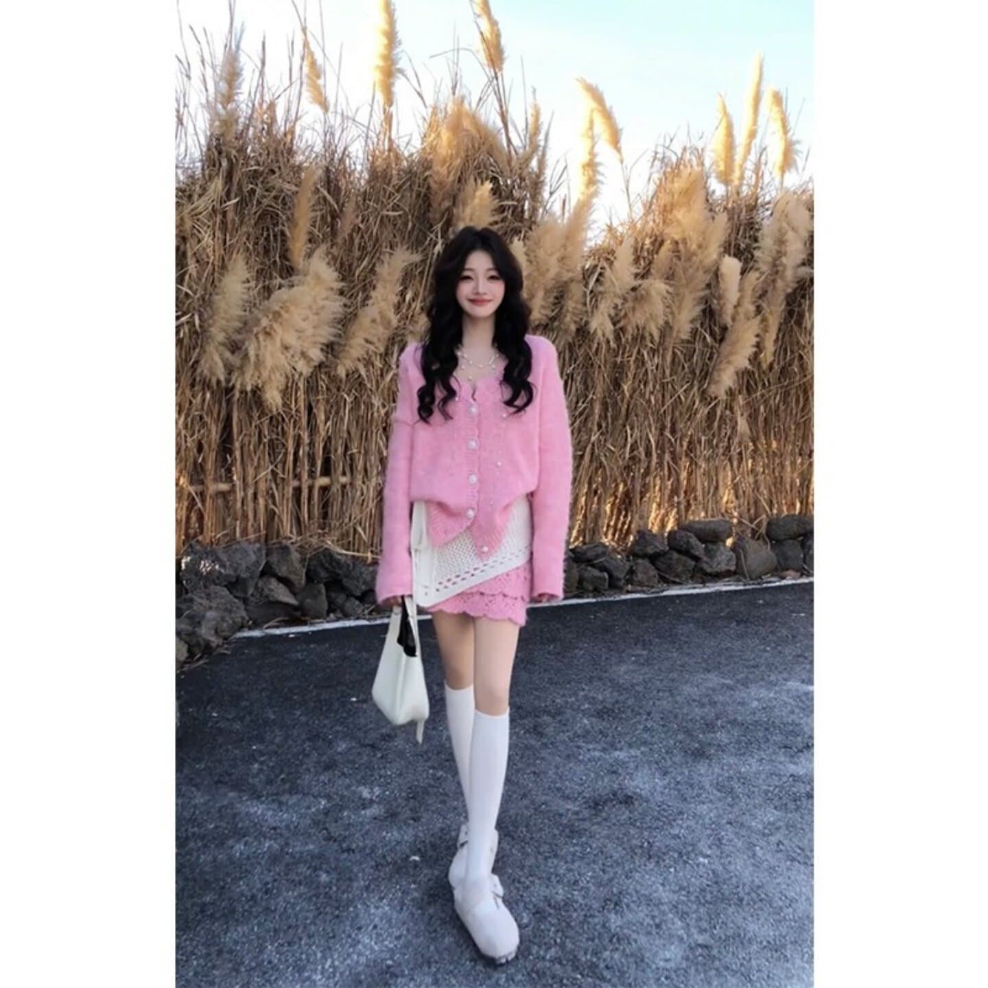 가을 부드러운 귀여운 달콤함 연령 감소 다용도 V넥 핑크색 니트 오픈 가디건 슬림해 보이는 방귀 커튼 미니 스커트 투피스 슈트 이미지 5