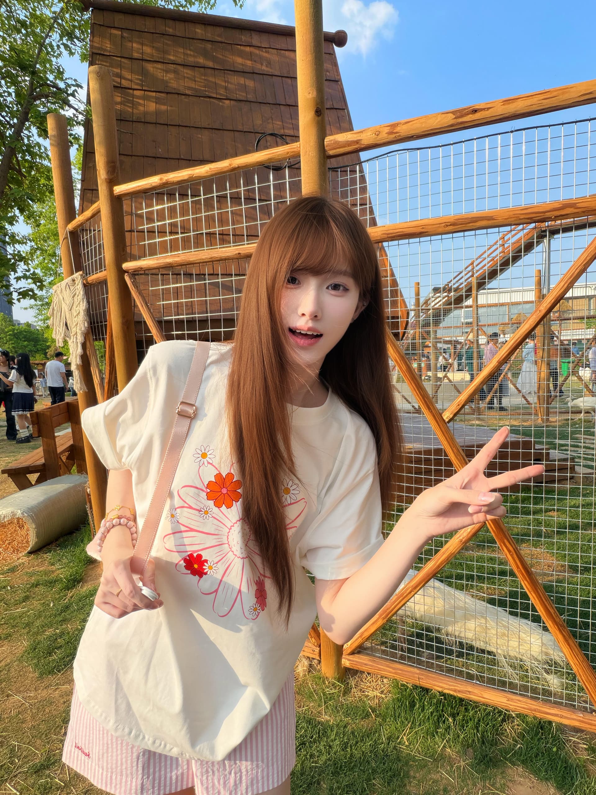 아메리칸 레트로 태양 꽃 반팔 티셔츠 여성 여름 새로운 캐주얼 다용도 루즈핏 디자인 센스 맨위 트렌디