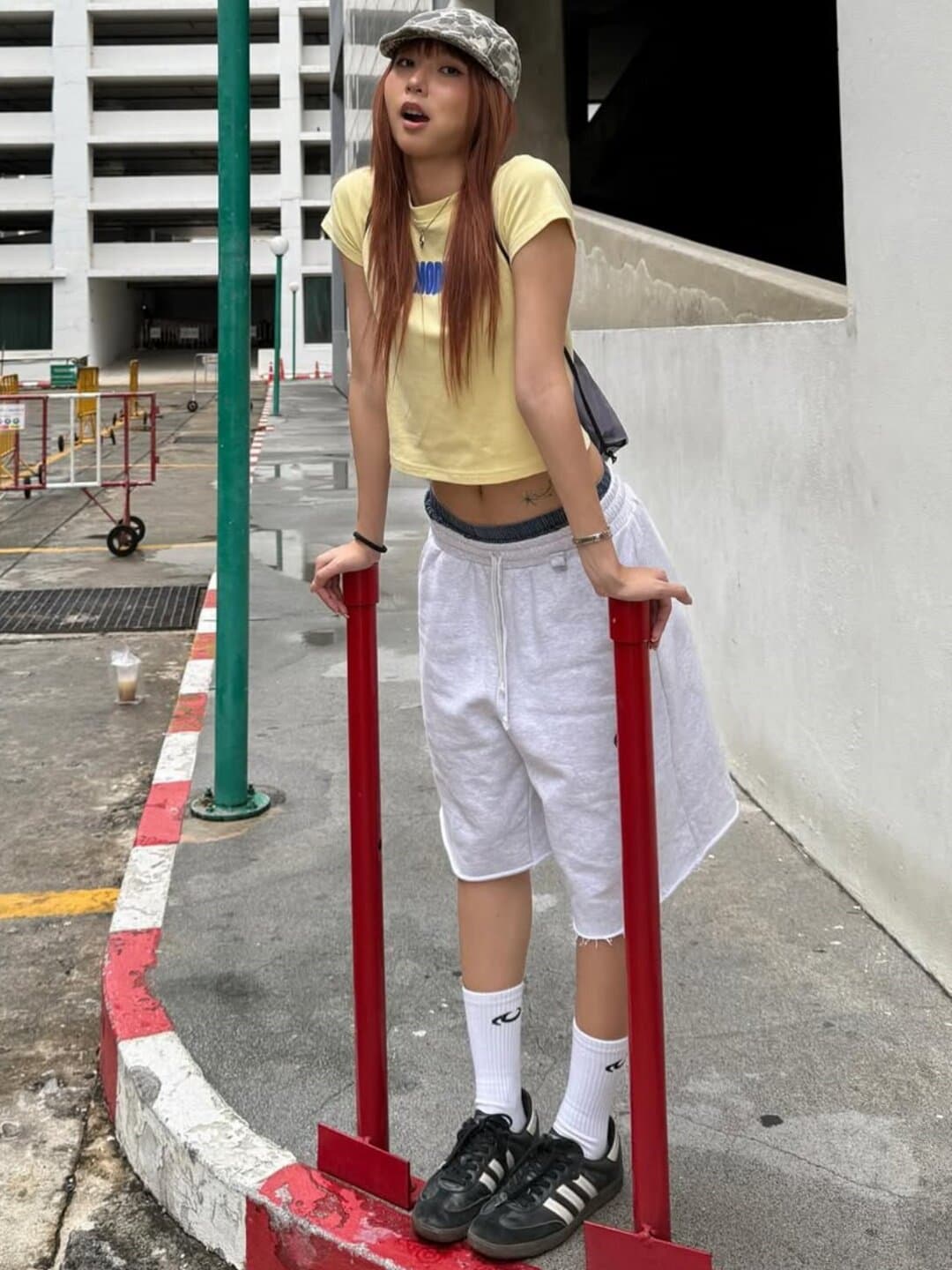 한 부서 ins 핫걸 몸매 가꾸기 쇼트 스타일 긍정적 인 어깨 반팔 티셔츠 여성 재미있는 알파벳 낙서 프린트 맨위 상세 이미지 1