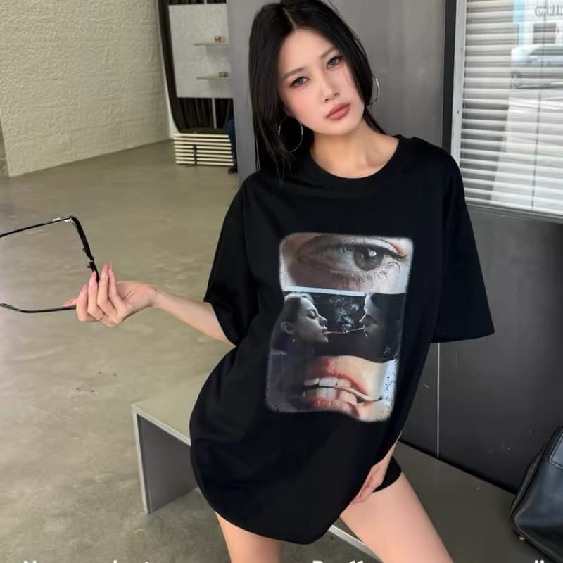 검정색 초상화 프린트 티셔츠 여성 아메리칸 거리 루즈핏 가을 어깨 라운드 넥 반팔 맨위 상세 이미지 1