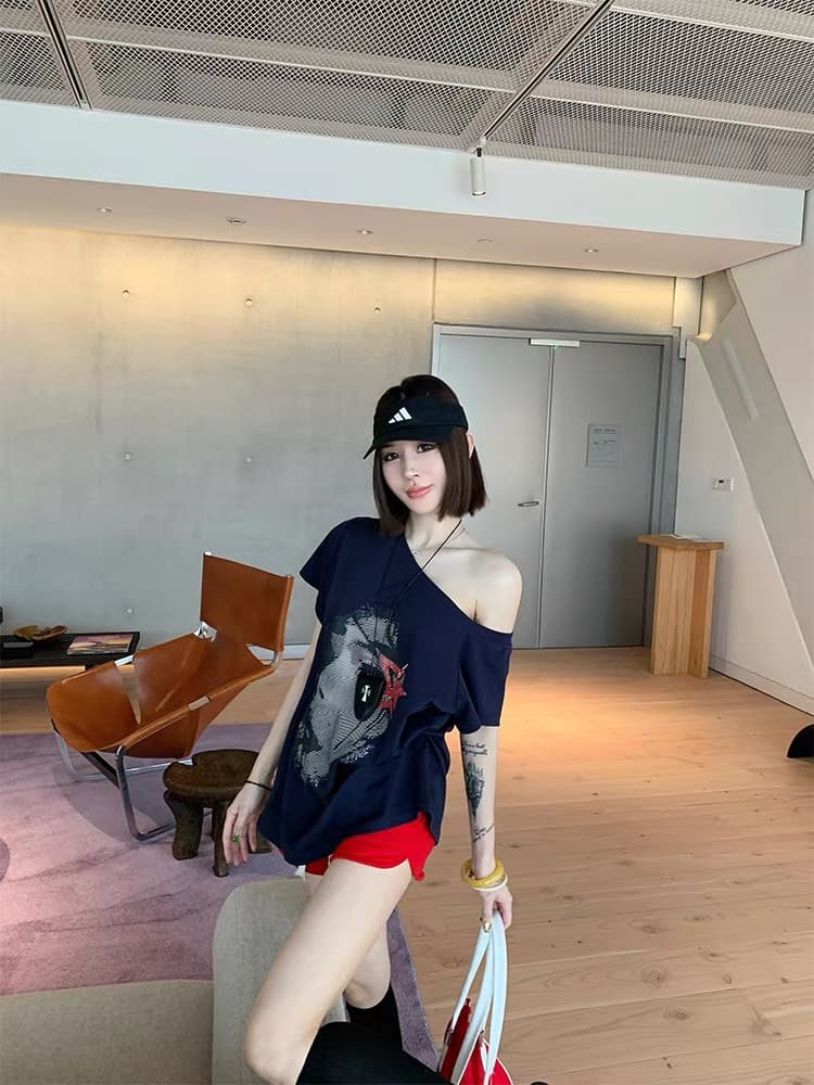 아메리칸 레트로 프린트 비스듬한 어깨 티셔츠 2026 여름 새로운 몸매 가꾸기 슬림해 보이는 루즈핏 반팔 맨위 이미지 3