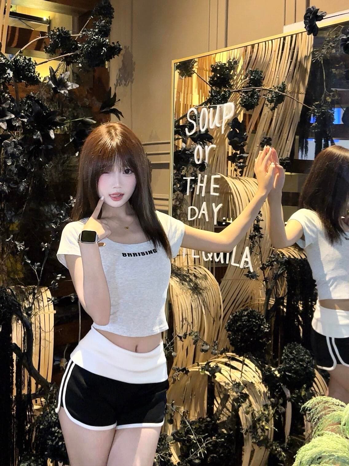 섹시함 순수한 욕망 바람 u 칼라 반팔 티셔츠 여성 여름 쇼트 스타일 화이트 회색 이미지 2