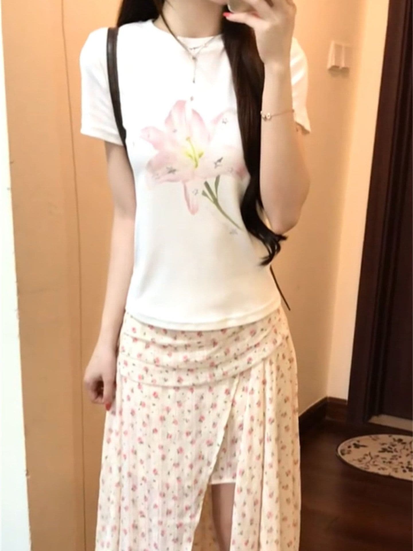 한 스타일 캐주얼 식물 꽃무늬 프린트 반팔 티셔츠 여성 미니멀리즘 품격 ins 다용도 몸매 가꾸기 슬림해 보이는 라운드 넥 맨위 이미지 2