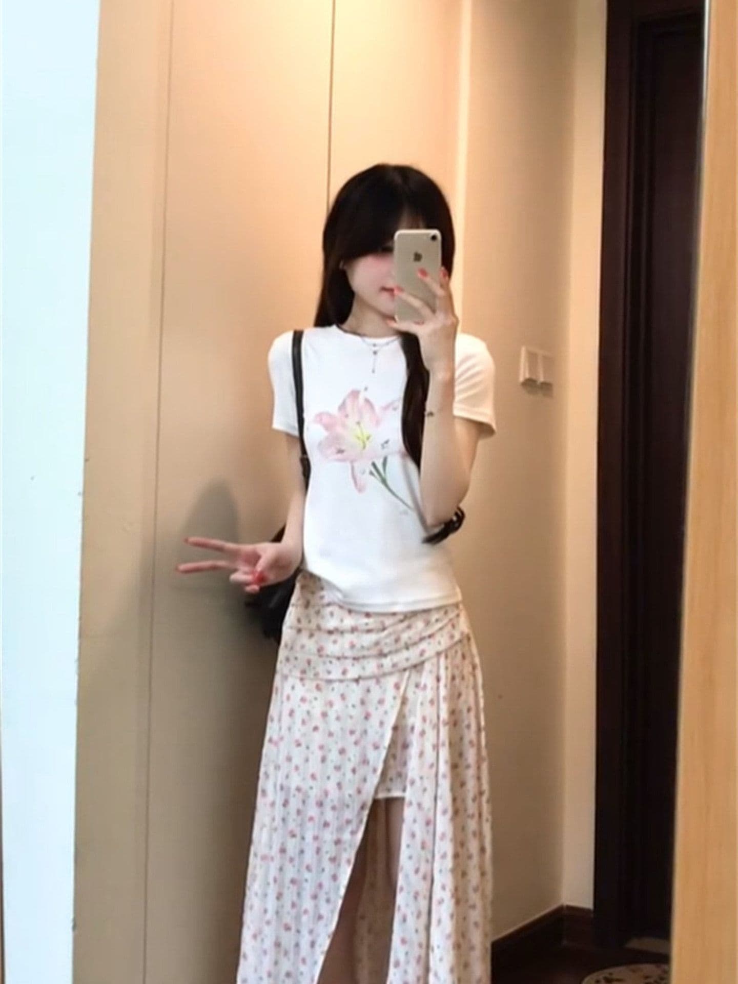 한 스타일 캐주얼 식물 꽃무늬 프린트 반팔 티셔츠 여성 미니멀리즘 품격 ins 다용도 몸매 가꾸기 슬림해 보이는 라운드 넥 맨위 이미지 4