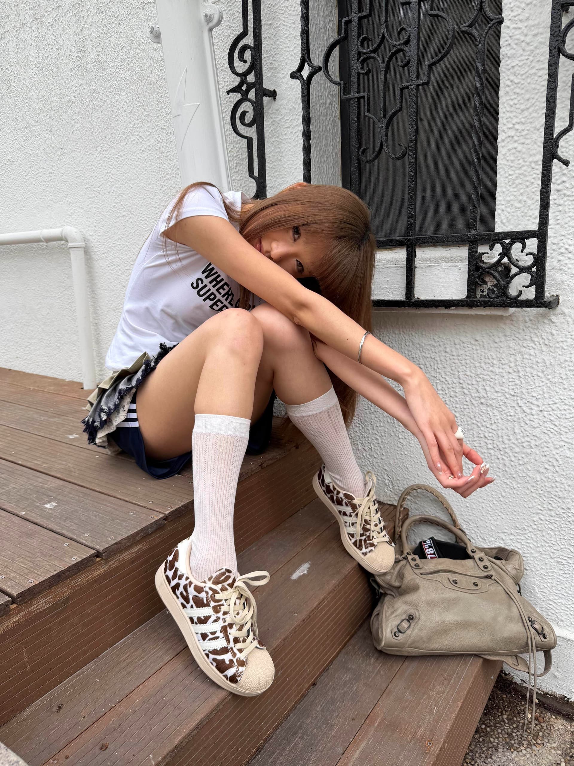 아메리칸 미니멀리즘 섹션 알파벳 프린트 통기성 반팔 ins 캐주얼 다용도 몸매 가꾸기 슬림해 보이는 순면 편안함 느긋한 티셔츠 상세 이미지 1