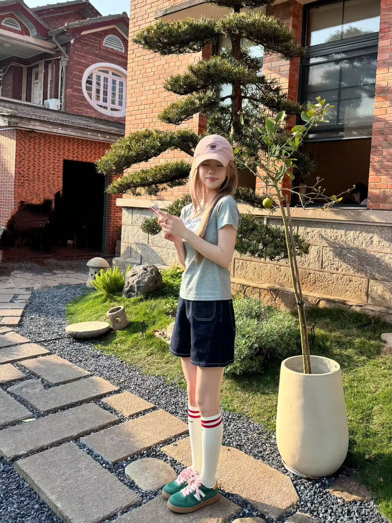 아메리칸 레트로 알파벳 프린트 긍정적 인 어깨 반팔 티셔츠 여성 여름 새로운 몸매 가꾸기 핫걸 허리 수축 슬림해 보이는 맨위 상세 이미지 4
