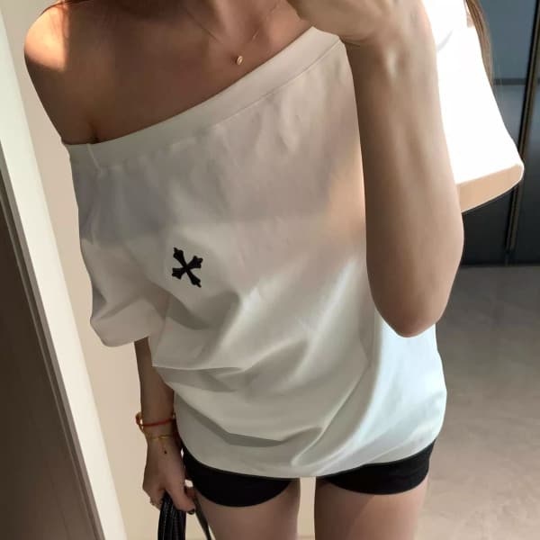 아메리칸 비스듬한 칼라 오프숄더 오프숄더 반팔 티셔츠 여성 여름 폭발 레트로 고유 한 아름다운 핫걸 순면 맨위