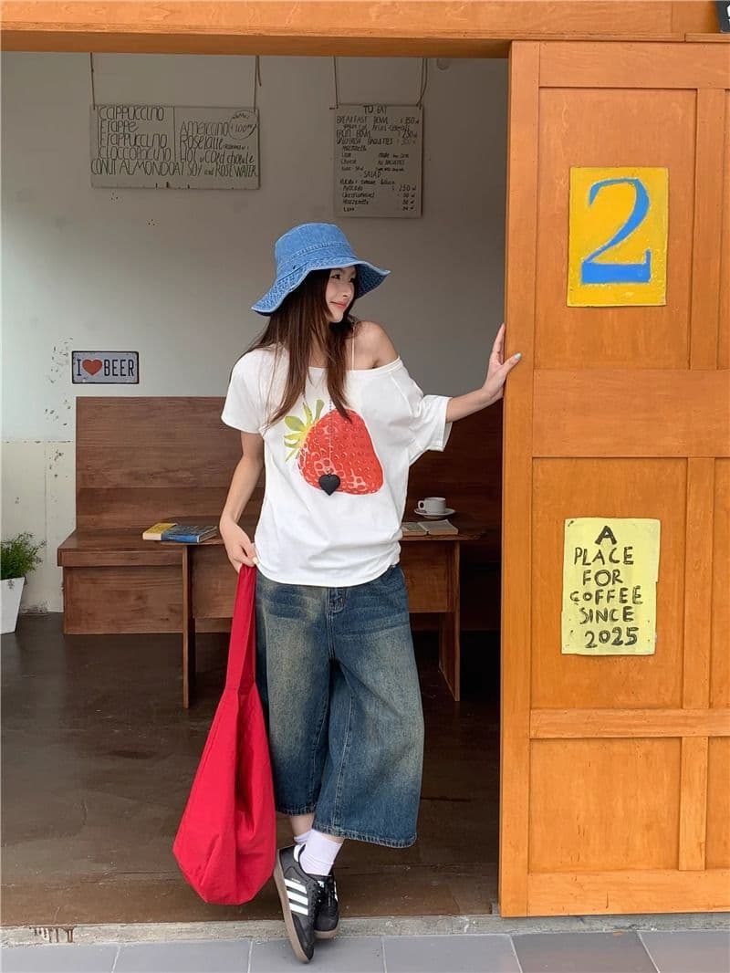 화이트 비스듬한 어깨 티셔츠 여성 여름 딸기 프린트 순면 반팔 vintage 루즈핏 슬림해 보이는 핫걸 맨위 상세 이미지 5