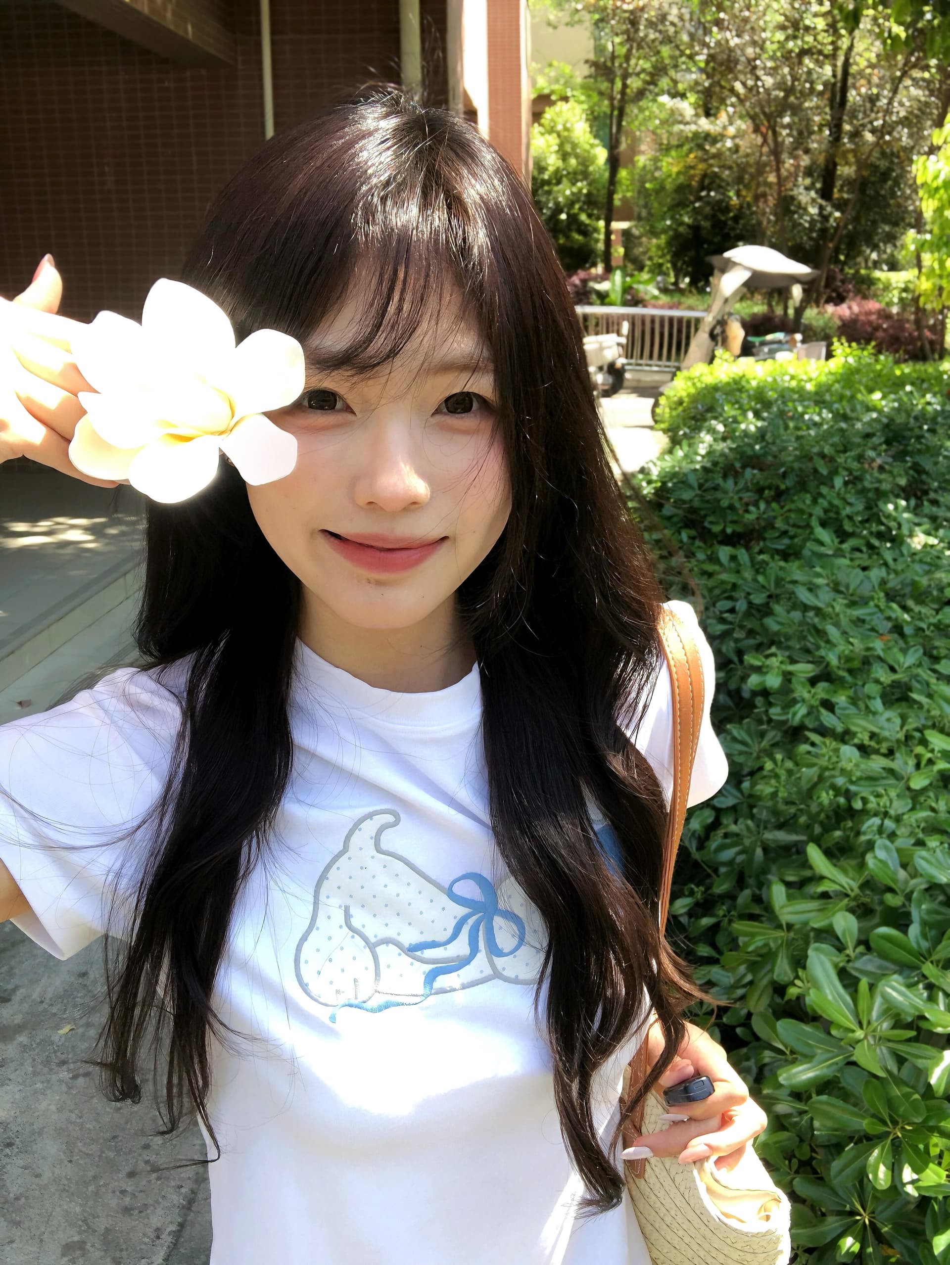 한 부서 화이트 강아지 도트 무늬 패치 자수 티셔츠 여성 여름 새로운 라운드 넥 몸매 가꾸기 다용도 긍정적 인 어깨 반팔 맨위 상세 이미지 3