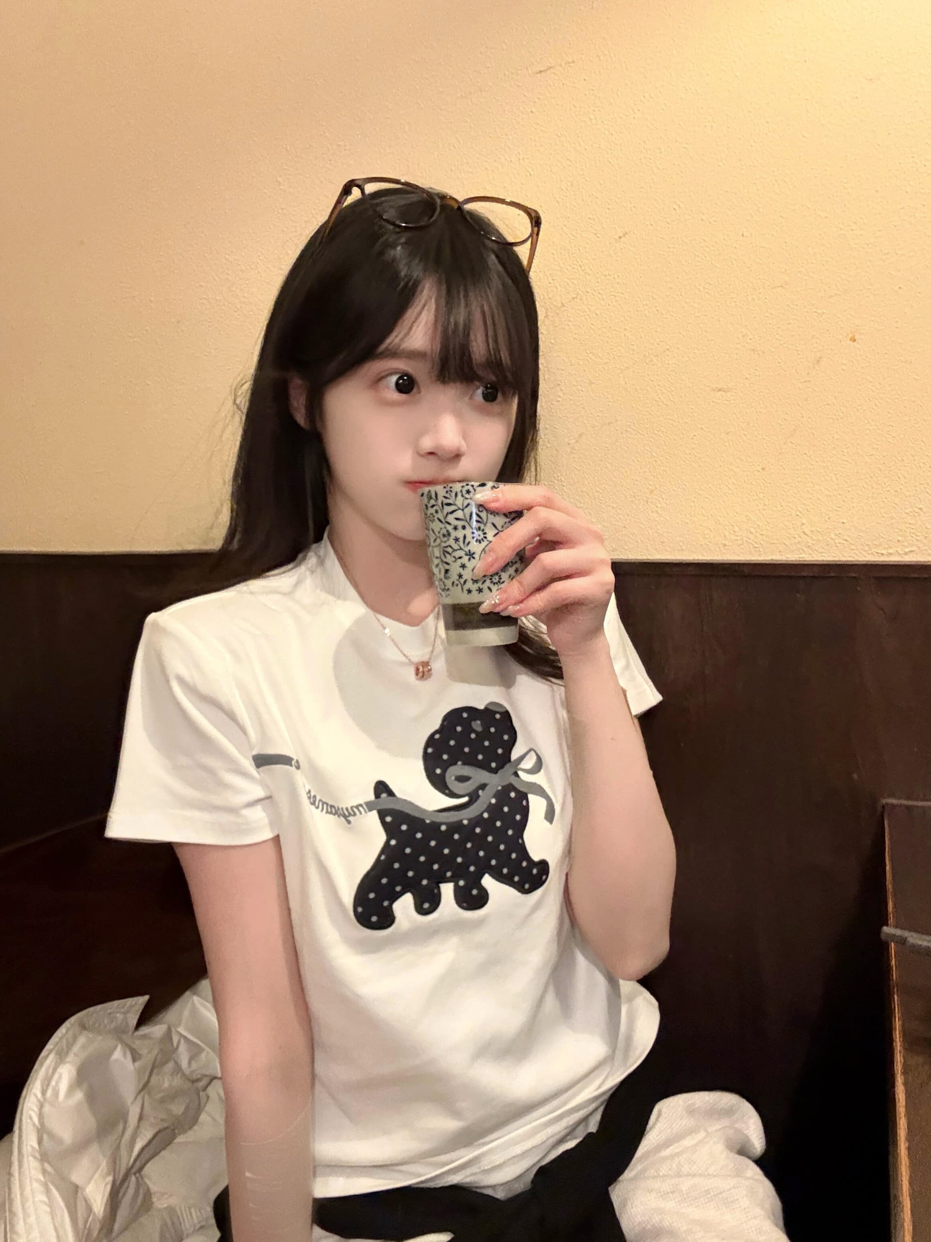 아메리칸 도트 무늬 패치 강아지 자수 긍정적 인 어깨 반팔 티셔츠 여성 여름 달콤함 소녀 센스 몸매 가꾸기 슬림해 보이는 맨위