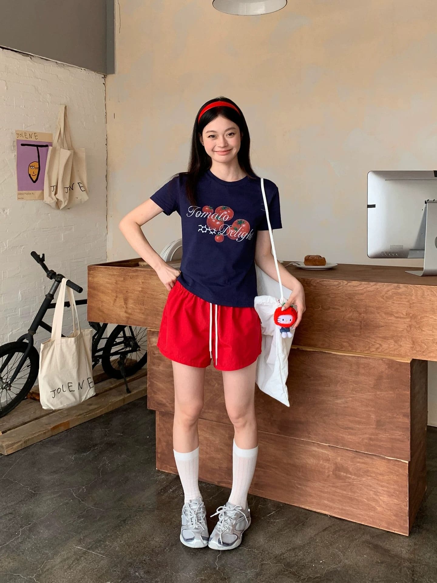 블루 색상 라운드 넥 반팔 티셔츠 여성 여름 몸매 가꾸기 슬림해 보이는 토마토 프린트 디자인 센스 긍정적 인 어깨 의류 상세 이미지 4