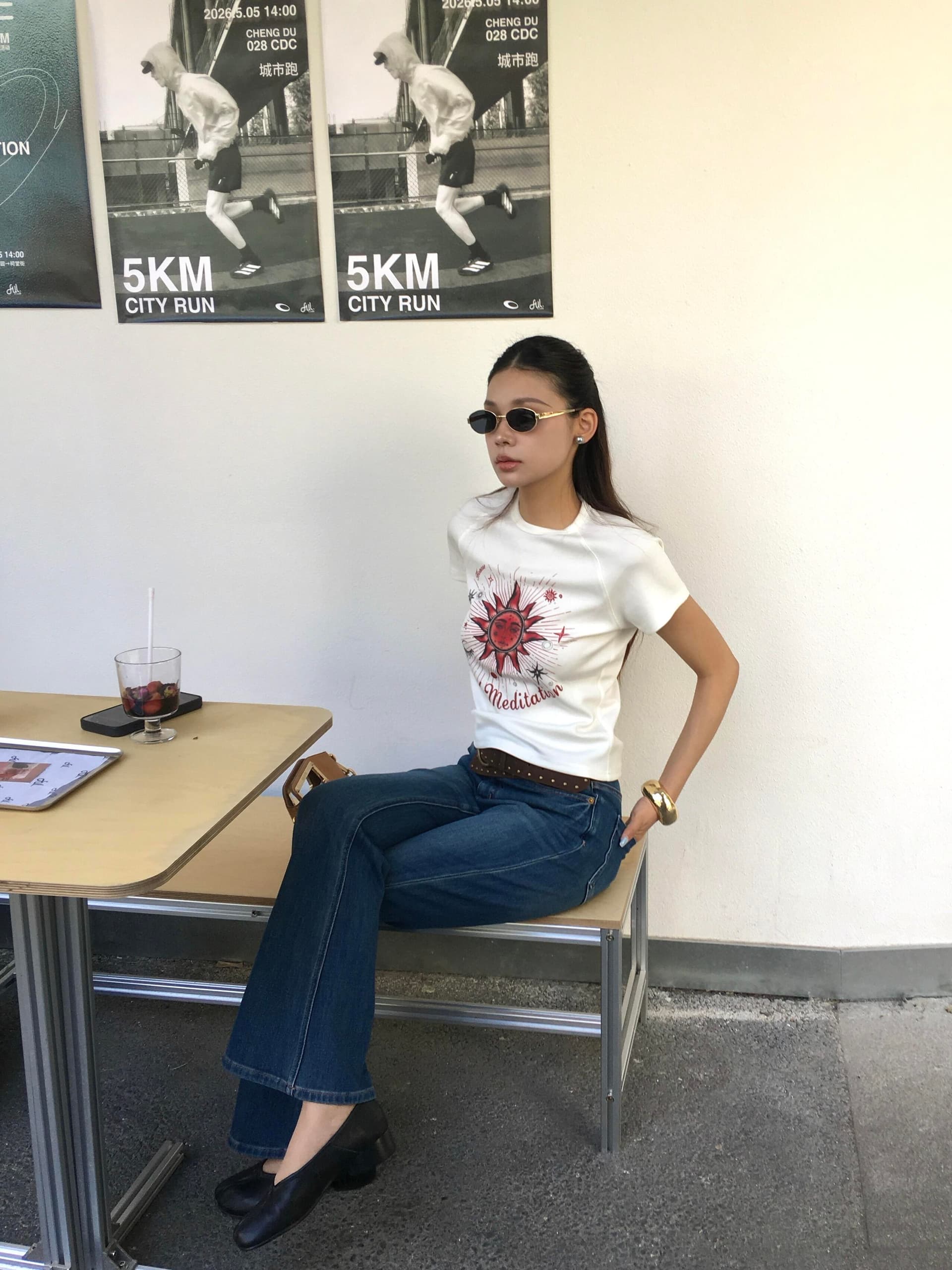 오리지널 태양신 레트로 다용도 느슨함 라운드 넥 쇼트 스타일 토템 프린트 후드티 티셔츠 여성 상세 이미지 4