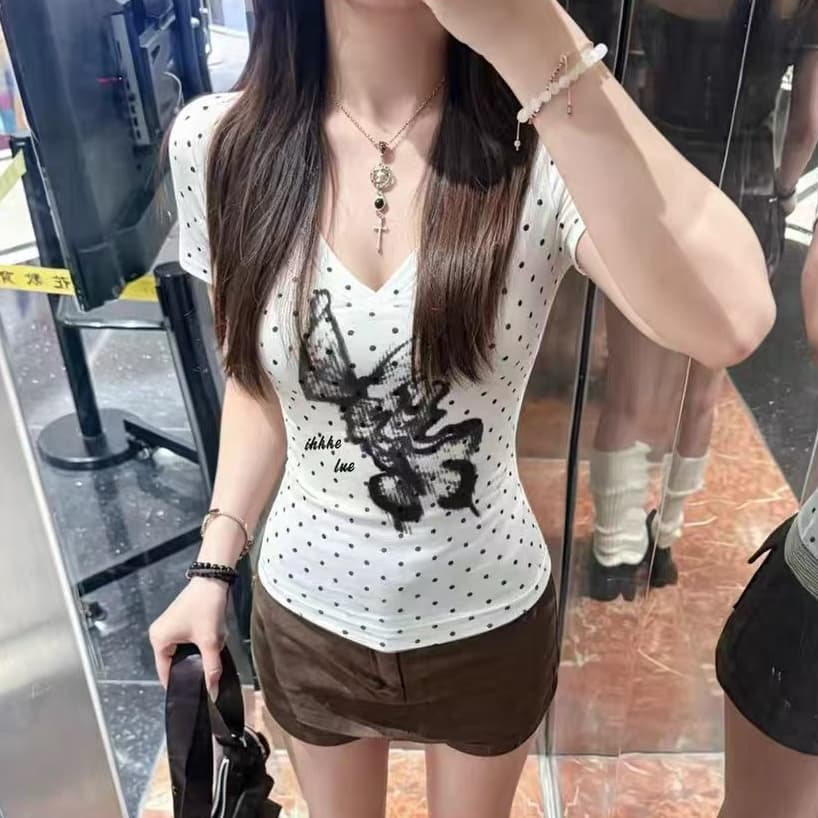 작은 대중 고유 한 나비 도트 무늬 긍정적 인 어깨 V넥 반팔 티셔츠 여성 여름 핫걸 몸매 가꾸기 슬림해 보이는 꼬집기 허리 쇼트 스타일 맨위 상세 이미지 1