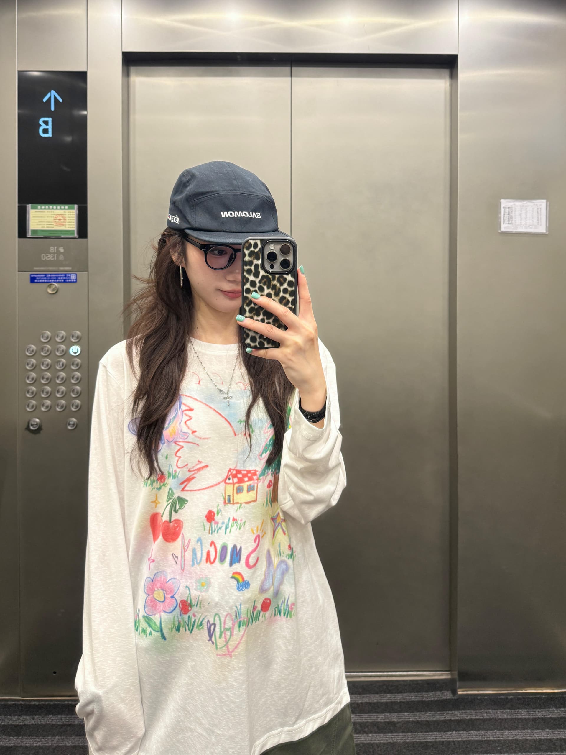 아메리칸 레트로 수채화 낙서 자외선 차단 블라우스 긴팔 여성 여름 루즈핏 디자인 센스 작은 대중 핫걸 티셔츠 맨위 이미지 2