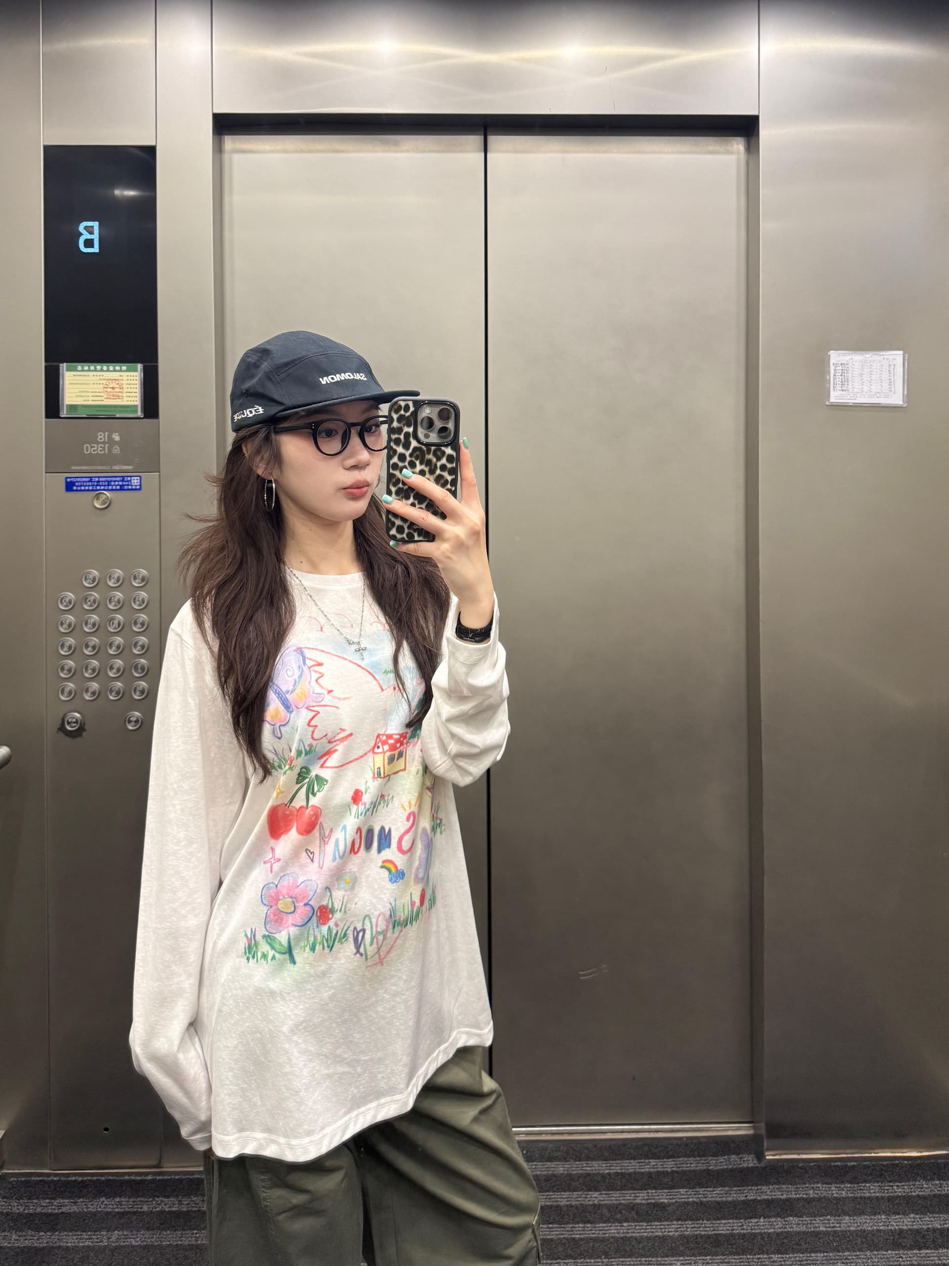 아메리칸 레트로 수채화 낙서 자외선 차단 블라우스 긴팔 여성 여름 루즈핏 디자인 센스 작은 대중 핫걸 티셔츠 맨위 상세 이미지 4