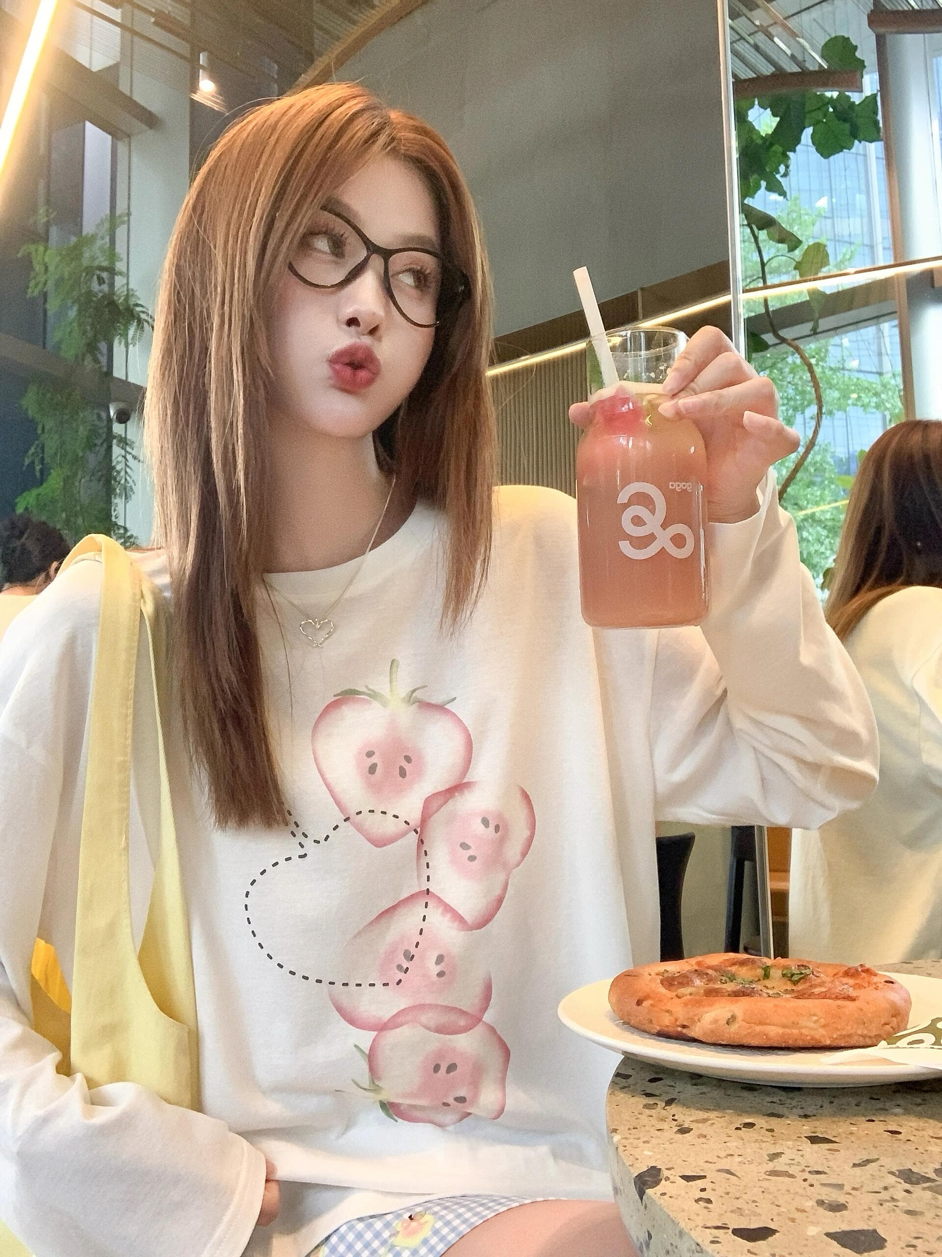 한 부서 화이트 얇은 스타일 자외선 차단 긴팔 티셔츠 여성 여름 루즈핏 느긋한 바람 블라우스 새로운 맨위