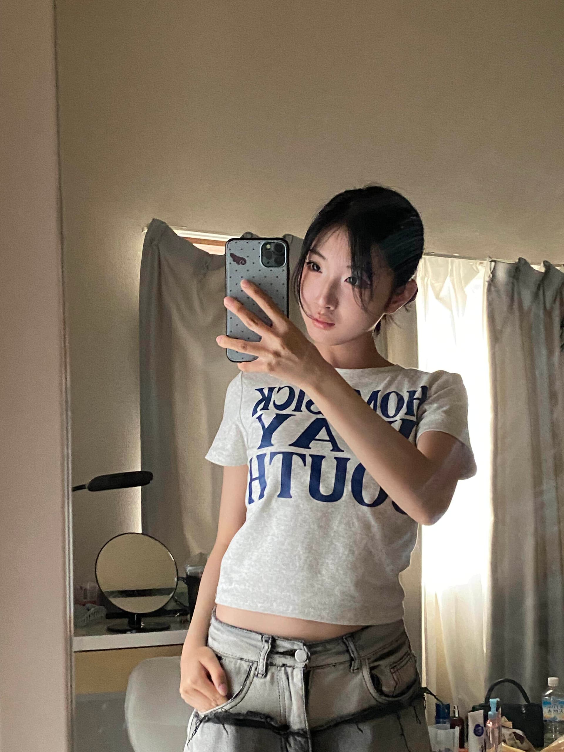 아메리칸 레트로 핫걸 바람 긍정적 인 어깨 쇼트 스타일 반팔 티셔츠 여성 작은 대중 알파벳 슬로건 프린트 몸매 가꾸기 신축성 맨위 상세 이미지 1