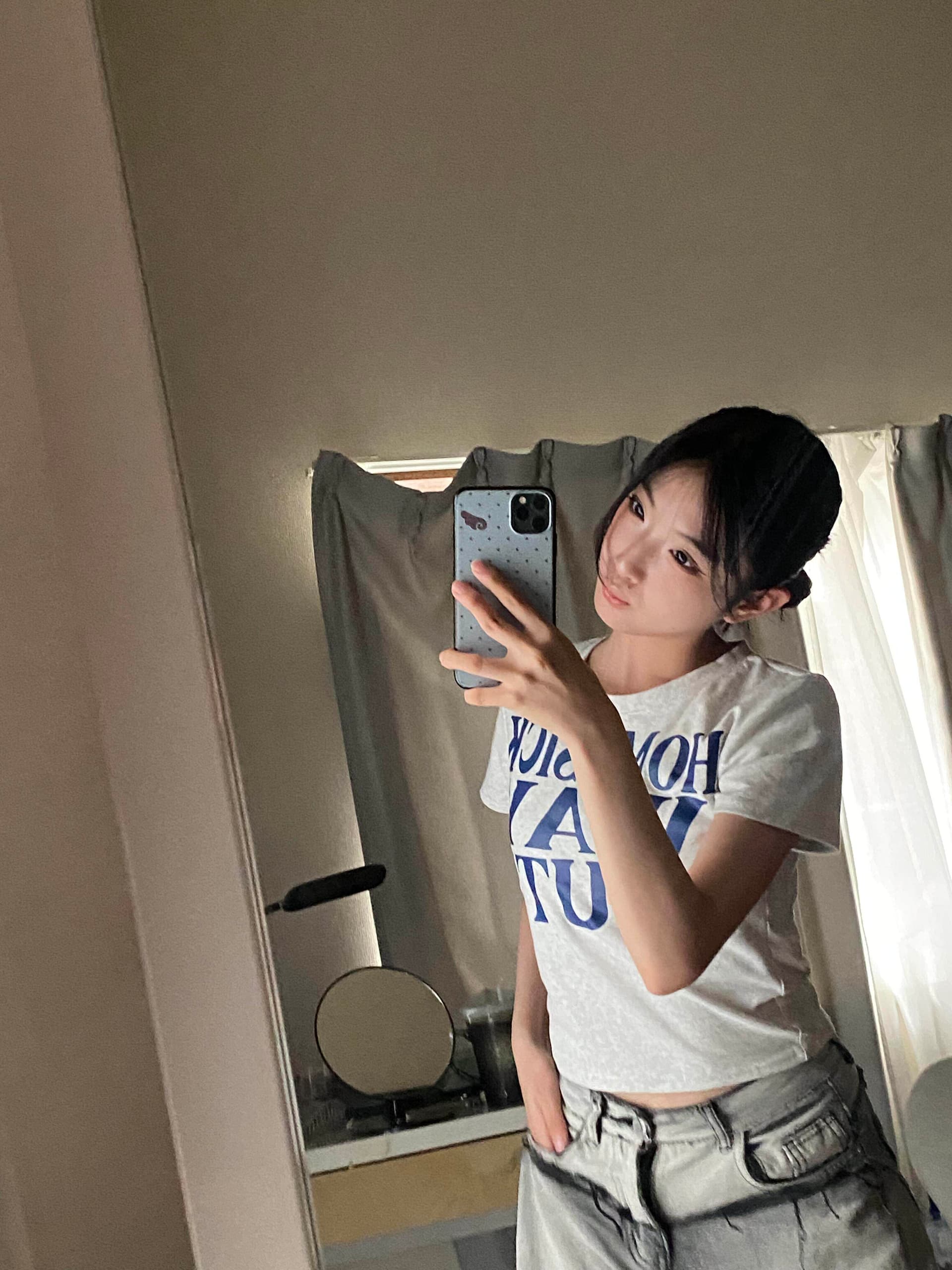 아메리칸 레트로 핫걸 바람 긍정적 인 어깨 쇼트 스타일 반팔 티셔츠 여성 작은 대중 알파벳 슬로건 프린트 몸매 가꾸기 신축성 맨위 상세 이미지 2