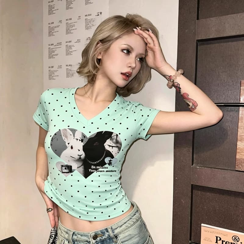 아메리칸 레트로 하트 도트 무늬 V넥 반팔 여성 토끼 프린트 몸매 가꾸기 티셔츠 여름 슬림해 보이는 다용도 만나는 맨위 여름 이미지 2