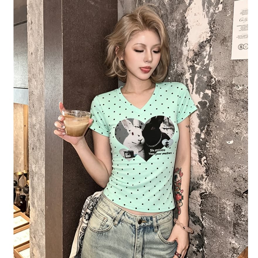 아메리칸 레트로 하트 도트 무늬 V넥 반팔 여성 토끼 프린트 몸매 가꾸기 티셔츠 여름 슬림해 보이는 다용도 만나는 맨위 여름 상세 이미지 4