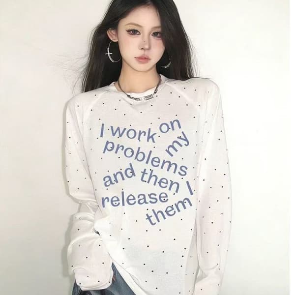화이트 도트 무늬 긴팔 티셔츠 여성 라운드 넥 알파벳 프린트 디자인 센스 다용도 표지 고기 맨위 여성 자외선 차단 블라우스 여성