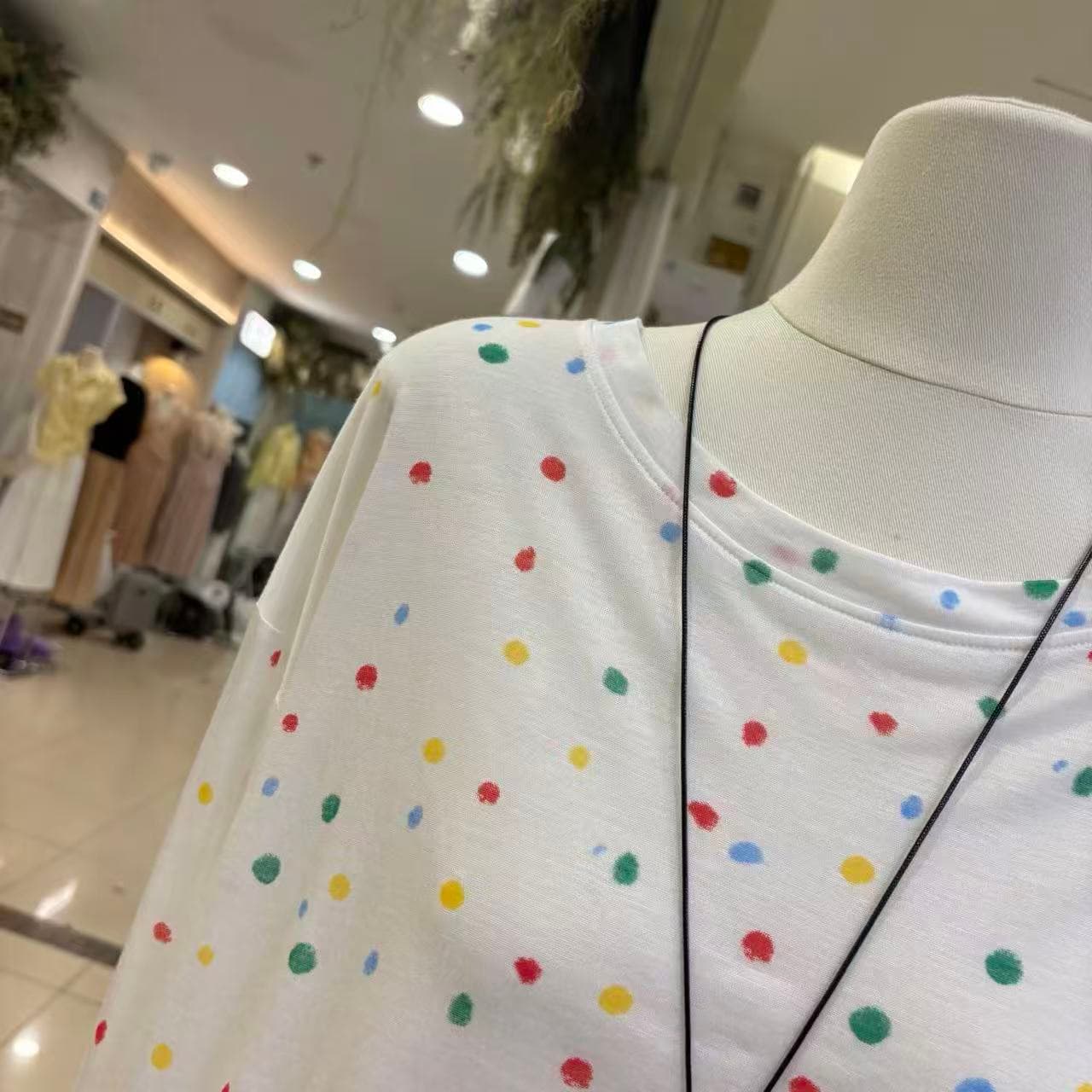 한 부서 색상 도트 무늬 자외선 차단 긴팔 티셔츠 여성 여름 얇은 스타일 루즈핏 느긋한 바람 디자인 센스 블라우스 맨위 ins 상세 이미지 4