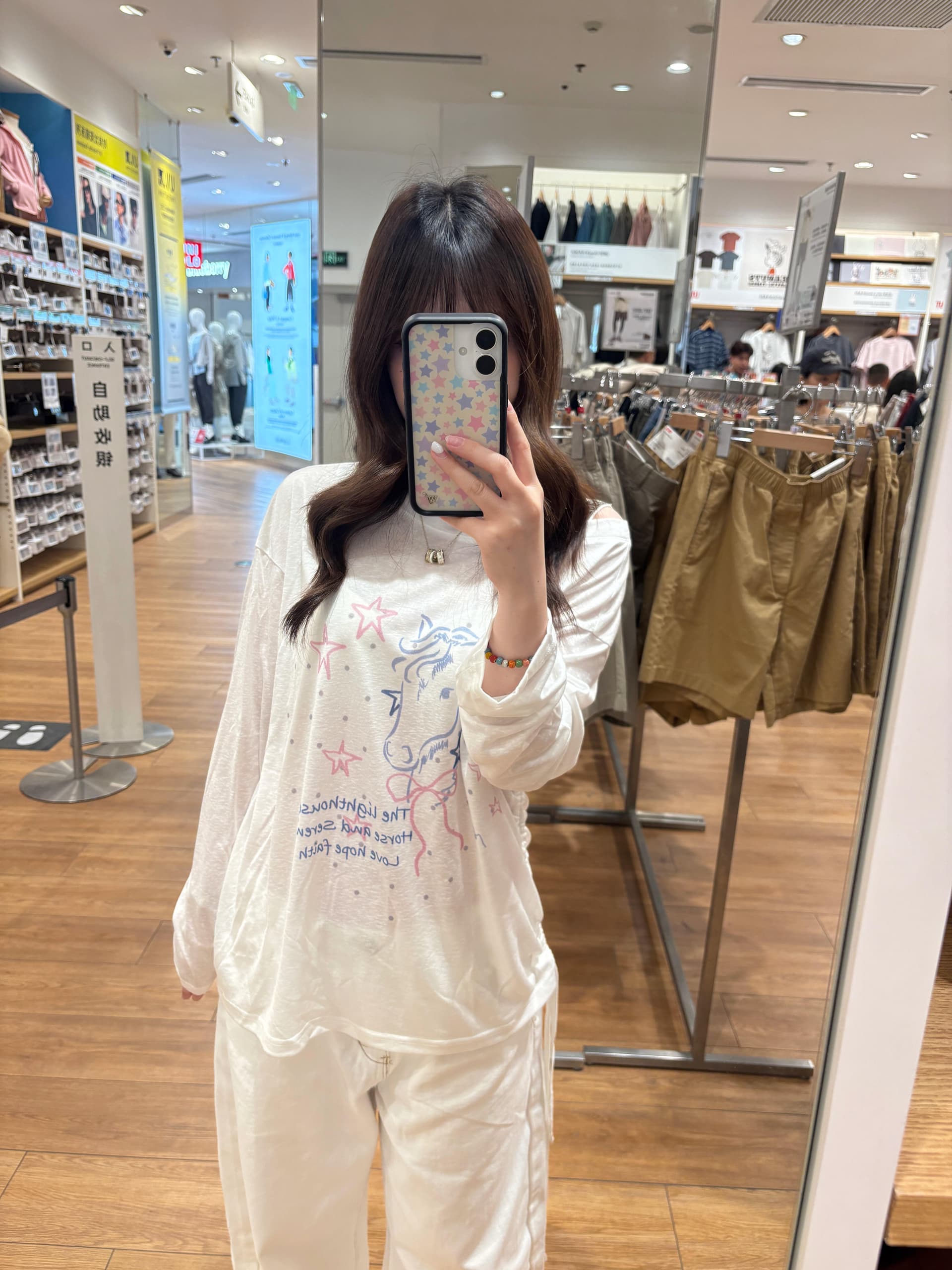 한 부서 재미있는 비스듬한 어깨 만화 자외선 차단 블라우스 긴팔 티셔츠 여성 여름 새로운 캐주얼 다용도 맨위 트렌디 상세 이미지 4