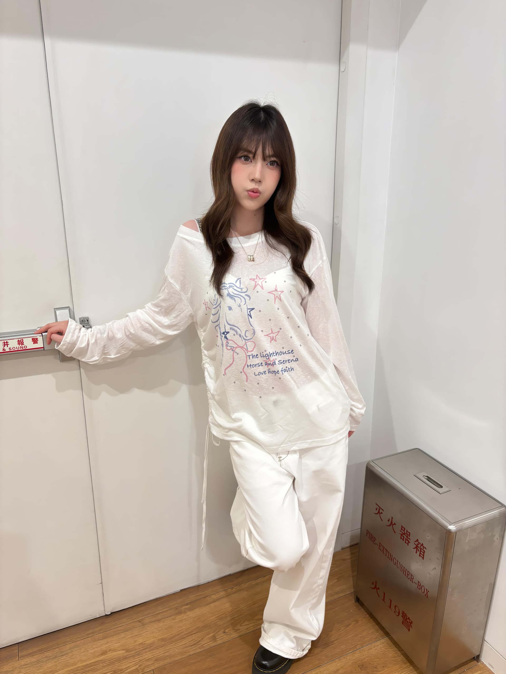 한 부서 재미있는 비스듬한 어깨 만화 자외선 차단 블라우스 긴팔 티셔츠 여성 여름 새로운 캐주얼 다용도 맨위 트렌디 상세 이미지 5
