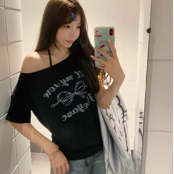 검정색 프린트 비스듬한 어깨 반팔 티셔츠 여성 순수한 욕망 핫걸 루즈핏 오프숄더 맨위