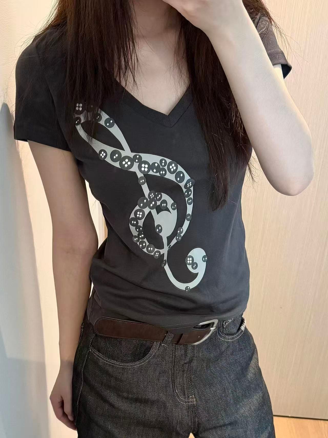 아메리칸 레트로 패치워크 V넥 참고 회색 반팔 티셔츠 여성 여름 몸매 가꾸기 슬림해 보이는 느슨함 센스 다용도 맨위 트렌디 상세 이미지 3
