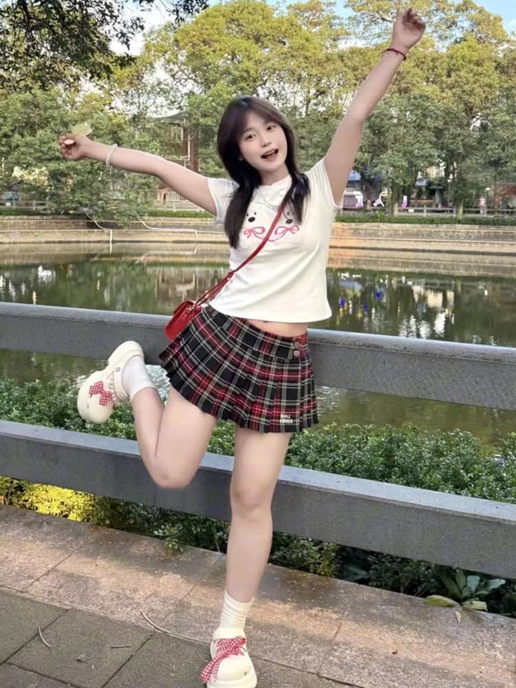 강아지 자수 긍정적 인 어깨 반팔 티셔츠 여성 여름 2026 새로운 디자인 센스 작은 대중 몸매 가꾸기 슬림해 보이는 쇼트 스타일 맨위 상세 이미지 3